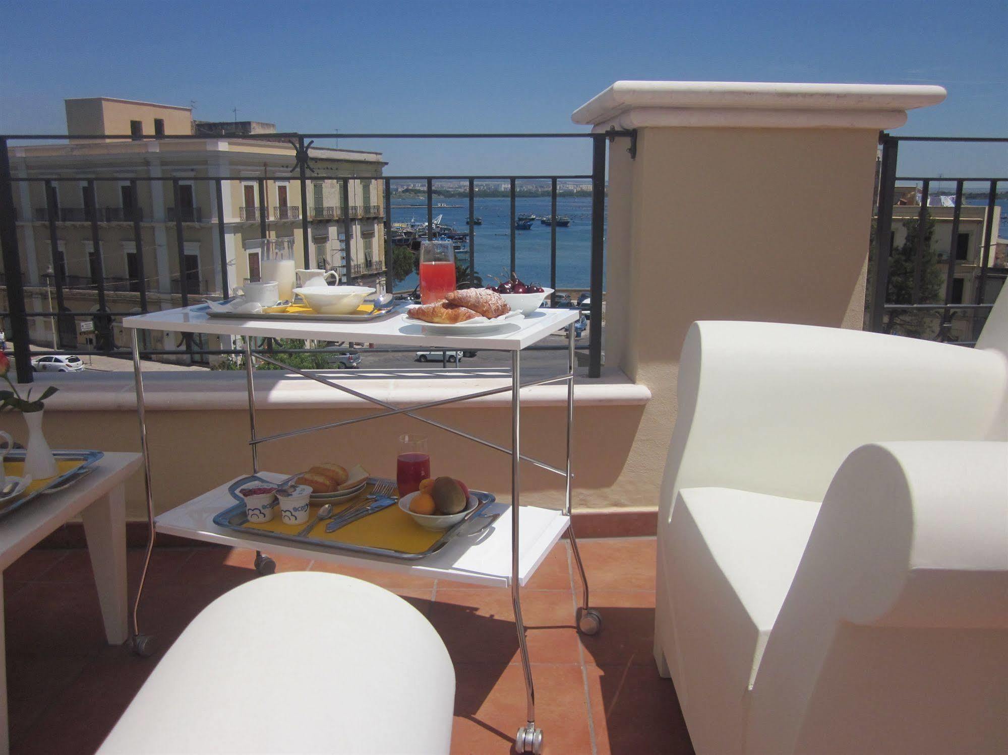 Albergo Del Sole Таранто Экстерьер фото